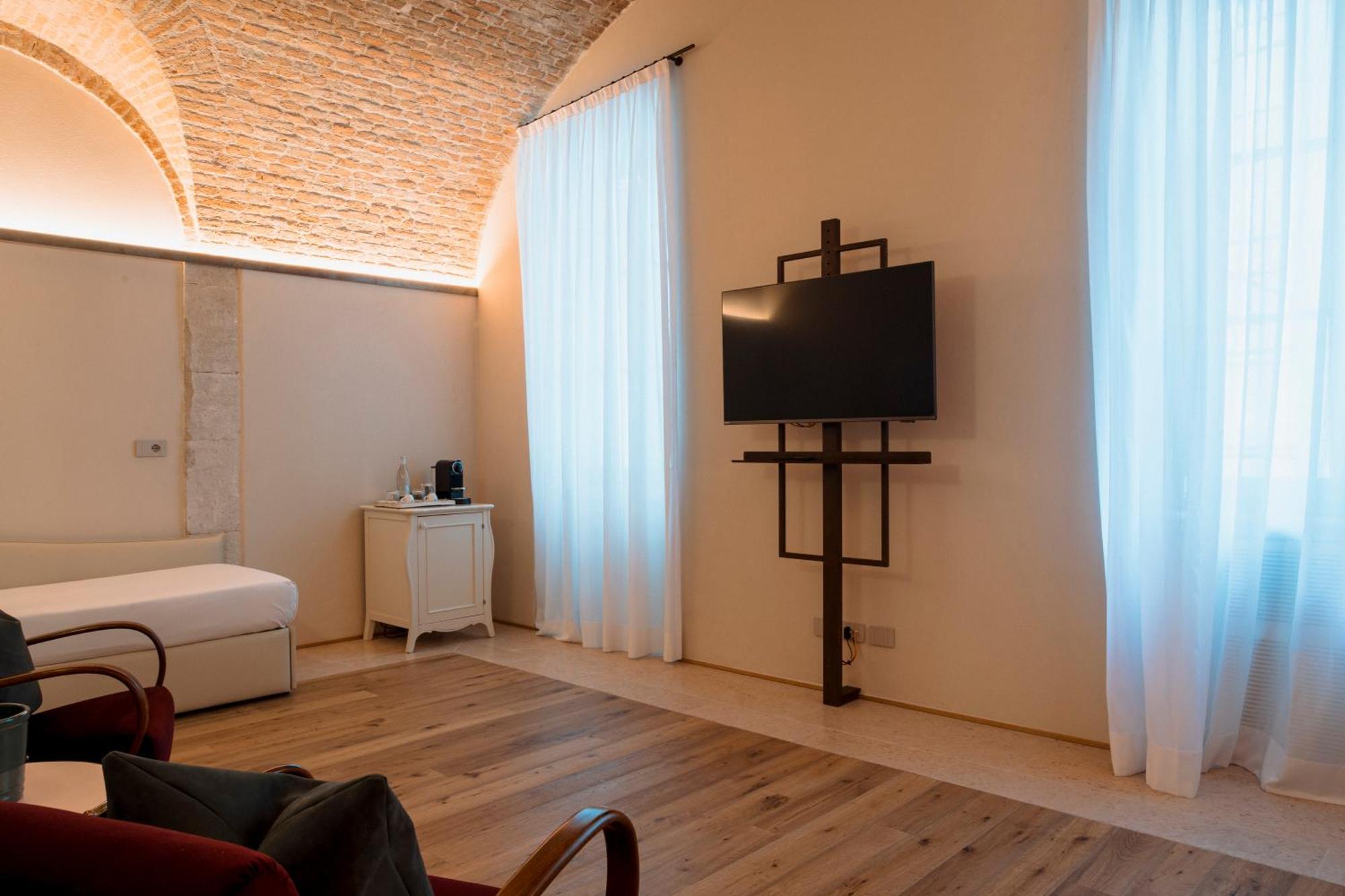 Pavillon Suite & Apartments Peschiera del Garda Exteriör bild